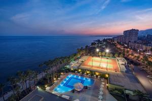 Bazén v ubytování Mersin HiltonSA nebo v jeho okolí