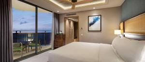 Postel nebo postele na pokoji v ubytování Mersin HiltonSA