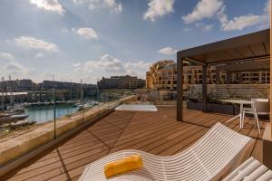 Bazén v ubytovaní Hilton Malta alebo v jeho blízkosti