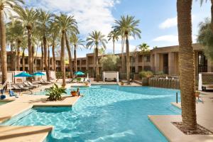 Bazén v ubytování DoubleTree by Hilton Paradise Valley Resort Scottsdale nebo v jeho okolí
