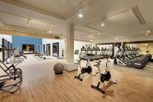 Fitness centrum a/nebo fitness zařízení v ubytování DoubleTree by Hilton Paradise Valley Resort Scottsdale