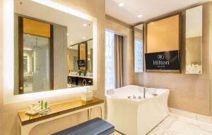 Um banheiro em Hilton Panama