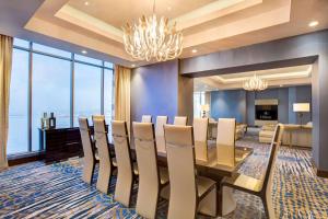 Uma área de estar em Hilton Panama