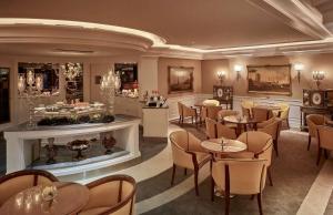 Posezení v ubytování Rome Cavalieri, A Waldorf Astoria Hotel