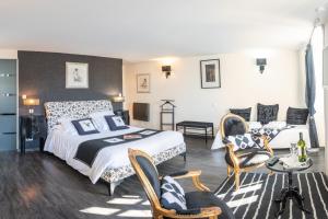 Posezení v ubytování Maison d'hôtes "Les Jardins de Mazamet"
