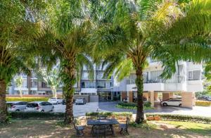 Vườn quanh Sea view studio Chic Condo Karon