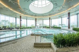 Bazén v ubytování Hilton Odawara Resort & Spa nebo v jeho okolí