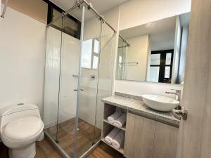 Koupelna v ubytování Amara404 Lindo apartaestudio tipo estudio en barrio Laureles con balcon