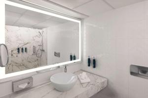 Hilton Vienna Waterfront的一间浴室