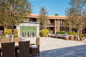 DoubleTree by Hilton Hotel Orlando at SeaWorld外面的花园