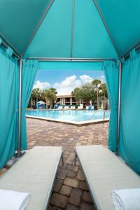 DoubleTree by Hilton Hotel Orlando at SeaWorld内部或周边的泳池