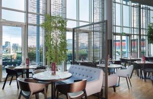 Restaurace v ubytování DoubleTree By Hilton London Excel