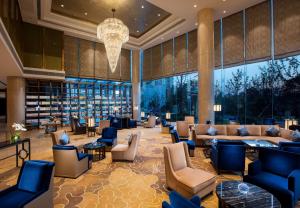 Area soggiorno di Hilton Wuhan Yangtze Riverside