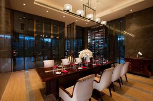 Area soggiorno di Hilton Wuhan Yangtze Riverside