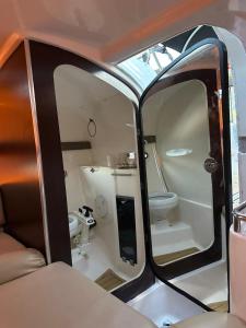 Et badeværelse på Lancha para passeio em manaus