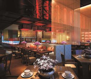 林芝工布庄园希尔顿酒店餐厅或其他用餐的地方