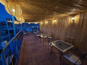Balkón nebo terasa v ubytování Riad Mounadim Fes -Authentic Riad Luxury Fes