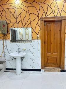 Imagen de la galería de Entire Home in Peshawar Gulbahar 3, en Peshawar