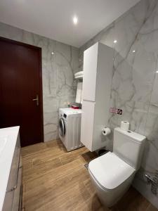 Koupelna v ubytování Rena's house Corfu