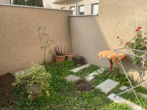 Κήπος έξω από το Beograd, Apartment Famous Two bedrooms