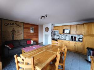 Kuchyňa alebo kuchynka v ubytovaní Chalet Du Bois De Suffin N 10 - Grand appartement de standing - 6/8 personnes MAE-8244