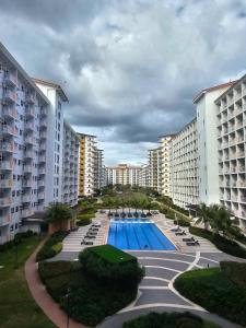 Πισίνα στο ή κοντά στο SMDC Field REsidences condo unit