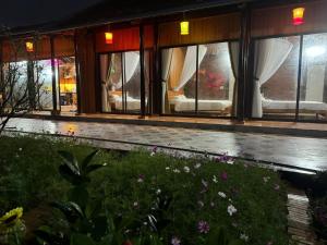 洞海Son House的相册照片 更多5张照片