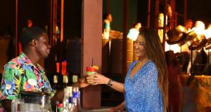 Gestir sem dvelja á Coconut Bay Beach Resort & Spa All Inclusive
