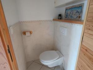 Kúpeľňa v ubytovaní Chalet Du Bois De Suffin N 10 - Appartement cosy à 20m des pistes ! Plein sud - 4 pers. Terrasse - parking couvert MAE-8844 + 10 fotografií