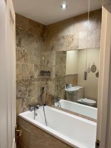 O baie la Entire Two bedroom Ravens Lodge