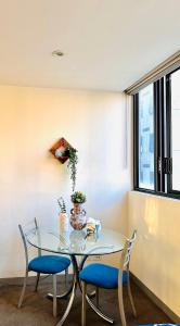 Posezení v ubytování Premium Melbourne Apartments with Balcony and Free Tram Access