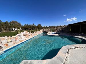 Bazén v ubytování Nomada Glamping & Aguas Termales - San Miguel de Allende X NANTLI LIVING nebo v jeho okolí