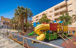 Herní místnost nebo prostor pro děti v ubytování Gorgeous Apartment In Torrenueva