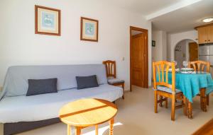 Kuchyň nebo kuchyňský kout v ubytování Gorgeous Apartment In Torrenueva + 10 fotografií