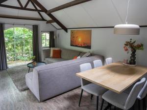 Ruang duduk di Cottage in Veluwe near Speulderbos Forest