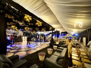 Billede fra billedgalleriet på Bolton White Apartment i Abuja + 118 billeder