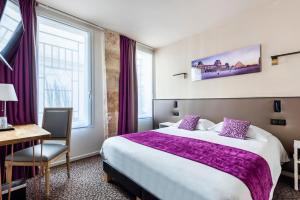 Gallery image of hotel Louvre Sainte Anne in Paris