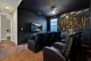 O zonă de relaxare la 491-8-LD-Private Pool with Game and Movie