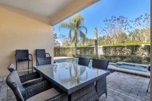 O zonă de relaxare la 491-8-LD-Private Pool with Game and Movie