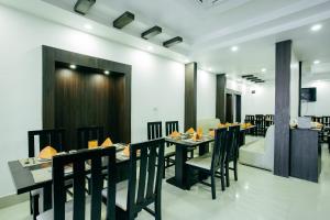 Restaurace v ubytování OYO 11474 Gangaur Regency Boutique Hotel