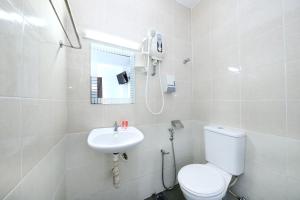 Koupelna v ubytování Super OYO 502 Midah Inn Puchong