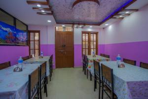 Ristorante o altro punto ristoro di OYO 297 Hotel Aayam