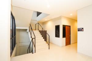 KeputihSuper OYO Capital O 449 The Colins的相册照片