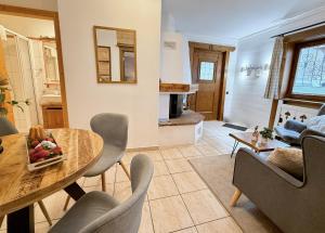 Zdjęcie z galerii obiektu SMALL & COZY 2 Bedroom City Apartment by Belle Stay w mieście Kitzbühel