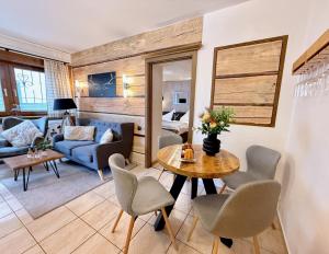 Zdjęcie z galerii obiektu SMALL & COZY 2 Bedroom City Apartment by Belle Stay w mieście Kitzbühel