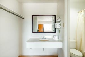 Koupelna v ubytování OYO Hotel Groesbeck