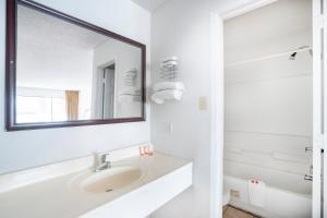 Koupelna v ubytování OYO Hotel Groesbeck