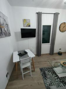 TV a/nebo společenská místnost v ubytování Casa di Teo