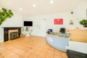 TV a/nebo společenská místnost v ubytování Marina Hotel + 34 fotografií