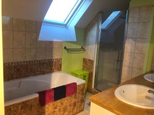 Koupelna v ubytování Gîte Argouges